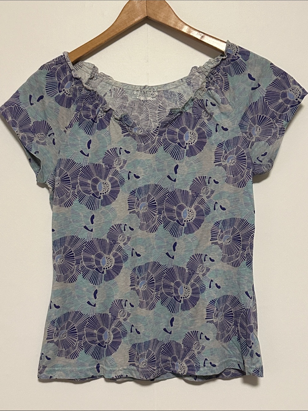 Royal Robbins Organic Cotton Blue Floral Short Sleeve Top